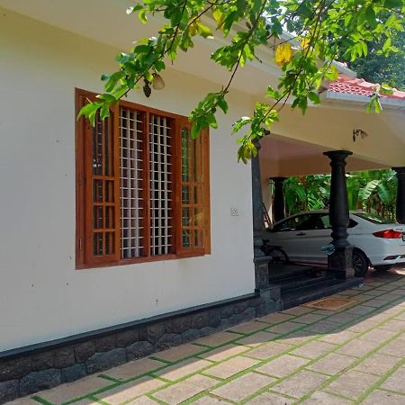 Sinai Homestay Alappuzha ภายนอก รูปภาพ